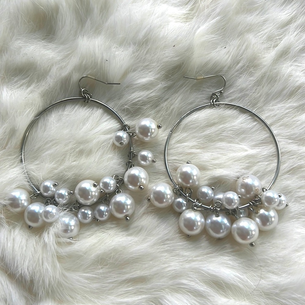 Lovely faux pearl dangle fashion earrings
